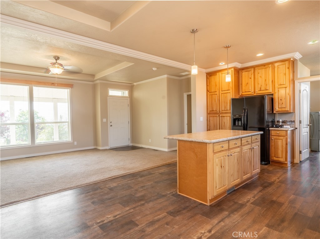 5548 Newland Property Photo 5
