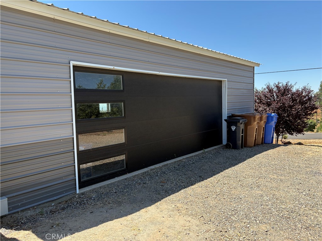 5548 Newland Property Photo 16