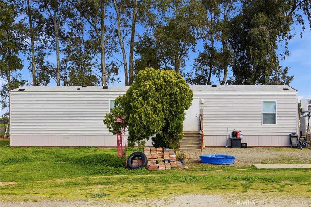 4830 Hall Property Photo 2