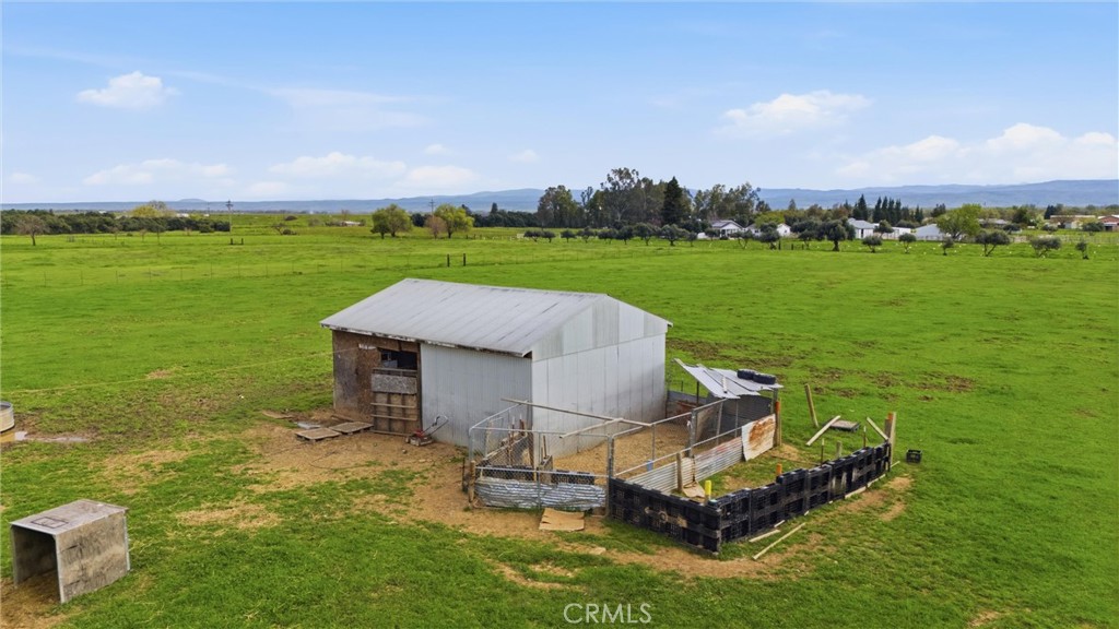 4830 Hall Property Photo 6