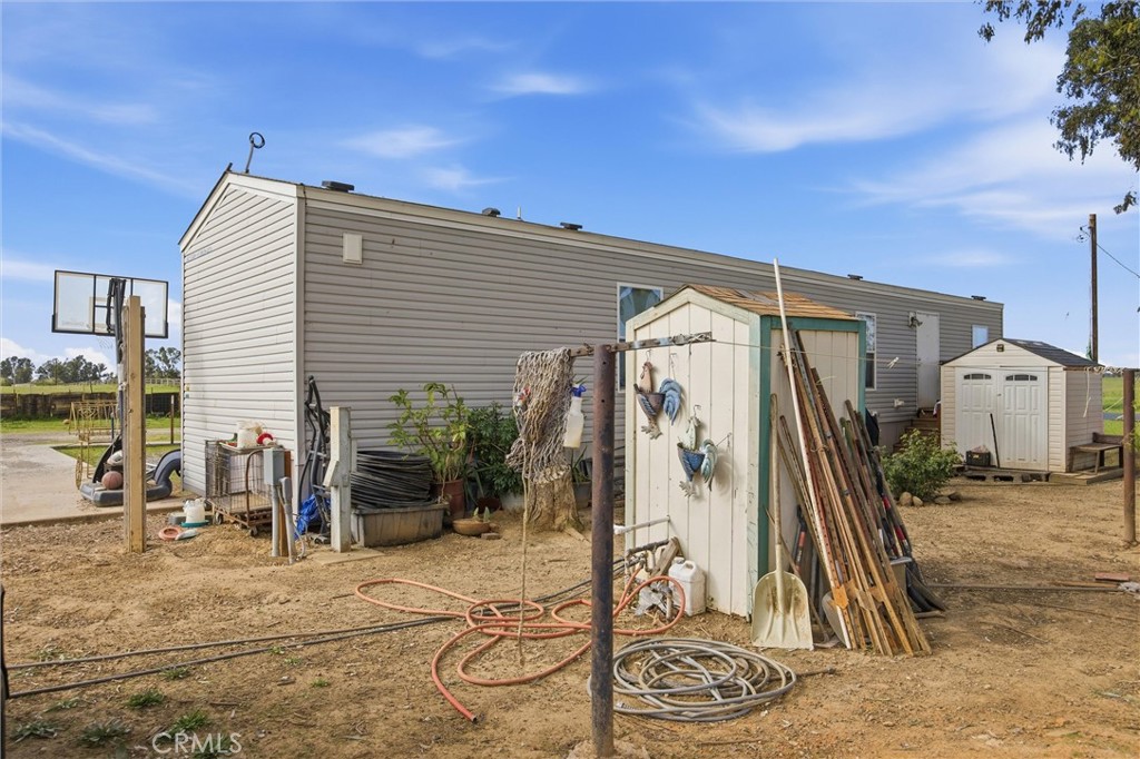 4830 Hall Property Photo 18