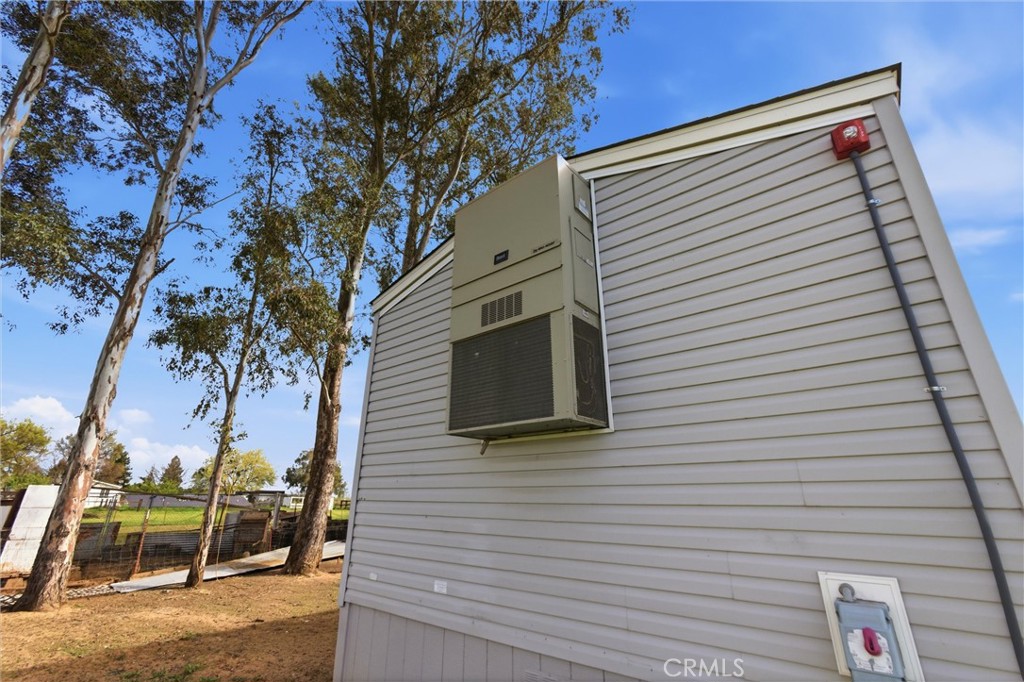 4830 Hall Property Photo 22