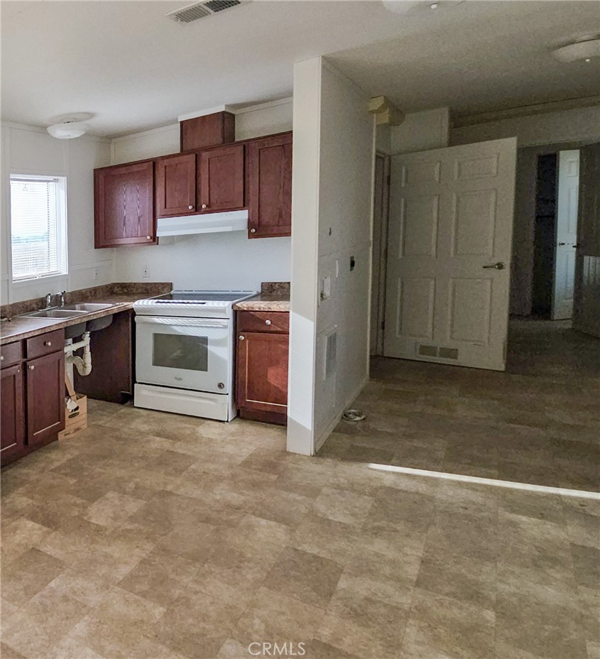 4830 Hall Property Photo 24