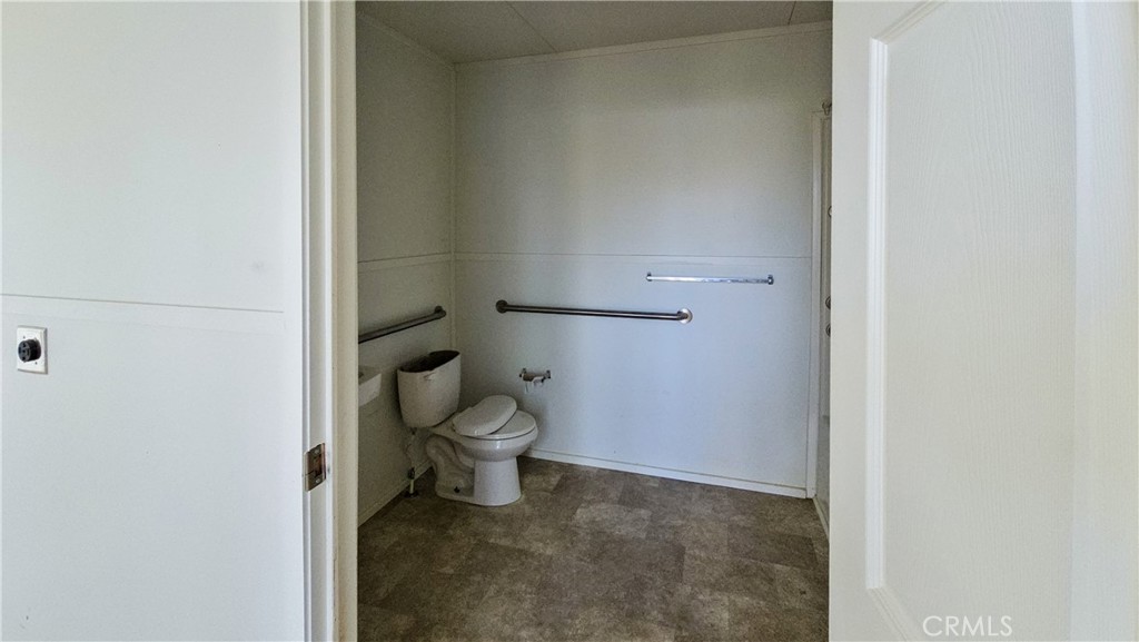 4830 Hall Property Photo 26