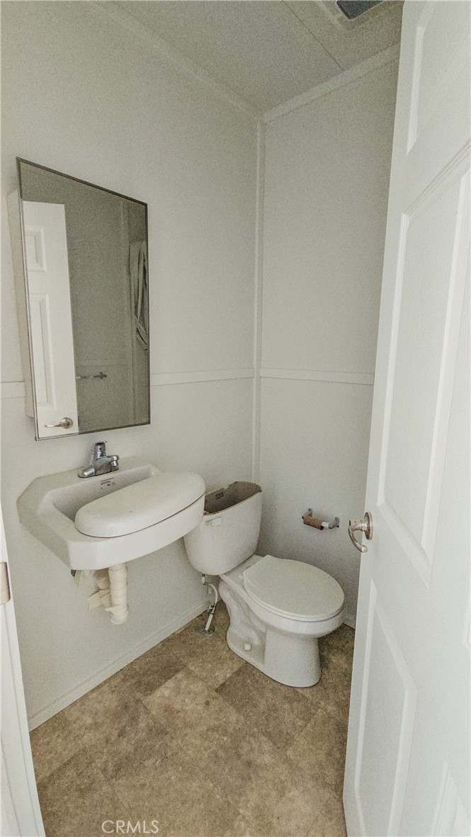 4830 Hall Property Photo 31