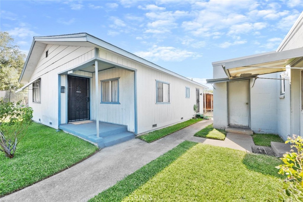 3142 Burlington Property Photo