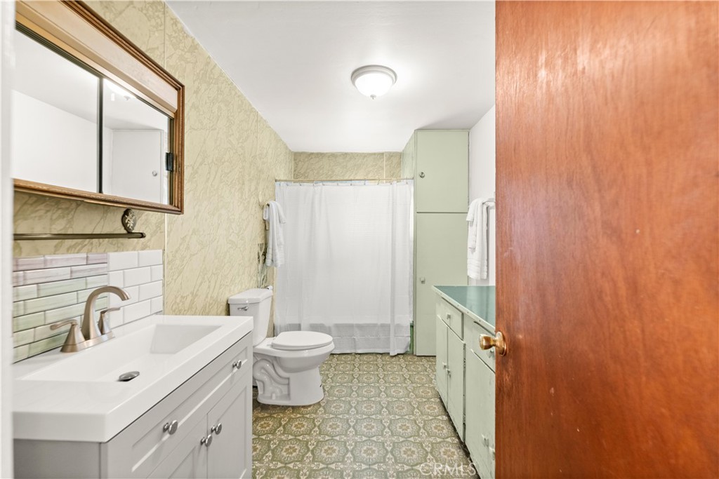 3142 Burlington Property Photo 21