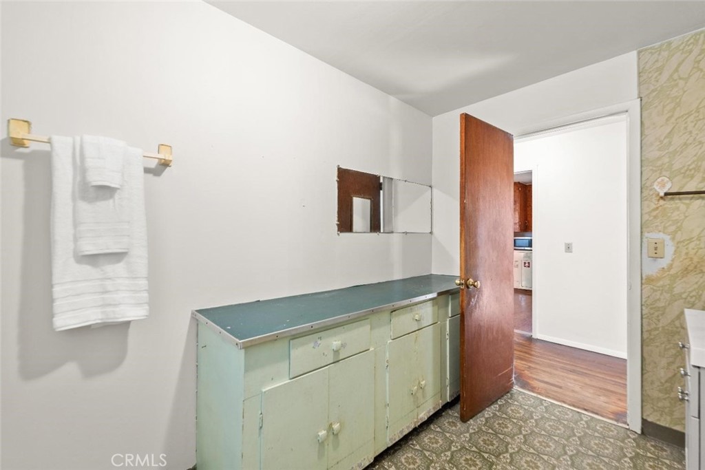 3142 Burlington Property Photo 23