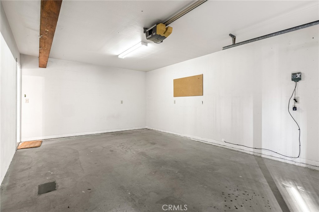 131 W 3rd Property Photo 30