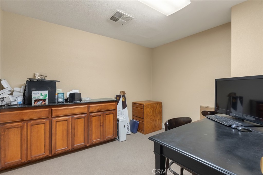 331 Elm Street Property Photo 5