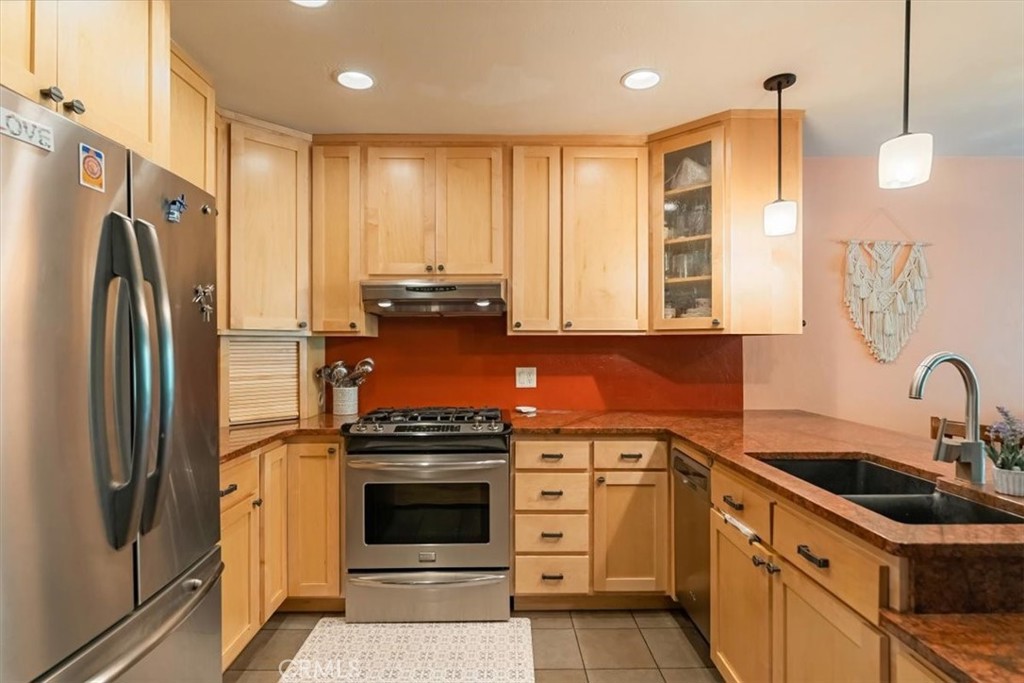 1422 Kingston Property Photo 8