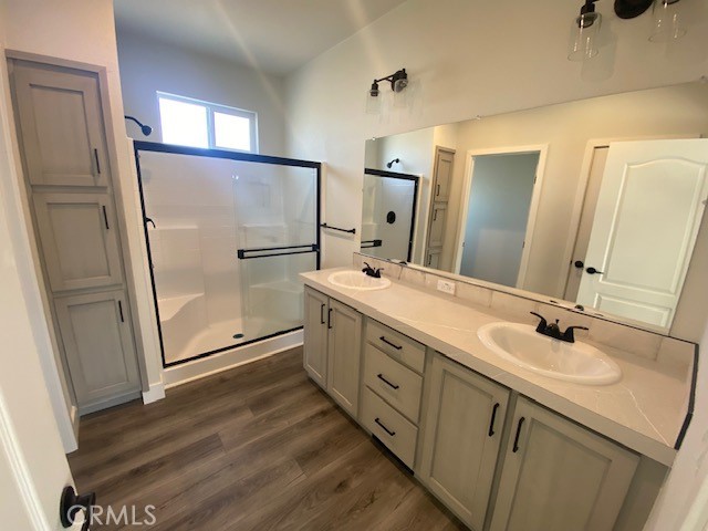 2920 Clark L-6 Property Photo 8