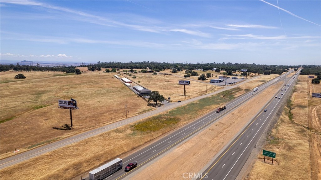 0 Auction Yard Property Photo 3