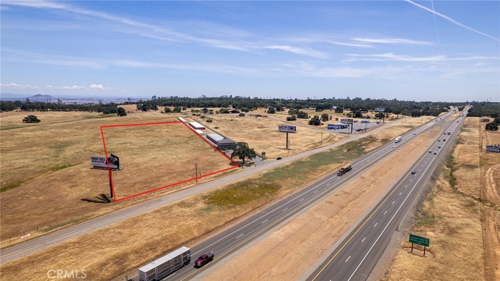 0 Auction Yard Property Photo 8