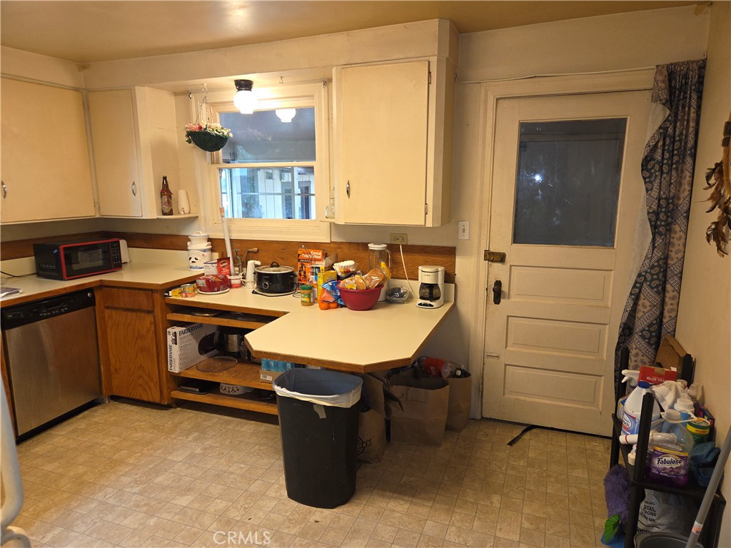 300 Chestnut Property Photo 12