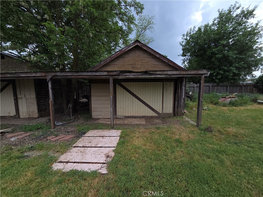 300 Chestnut Property Photo 36