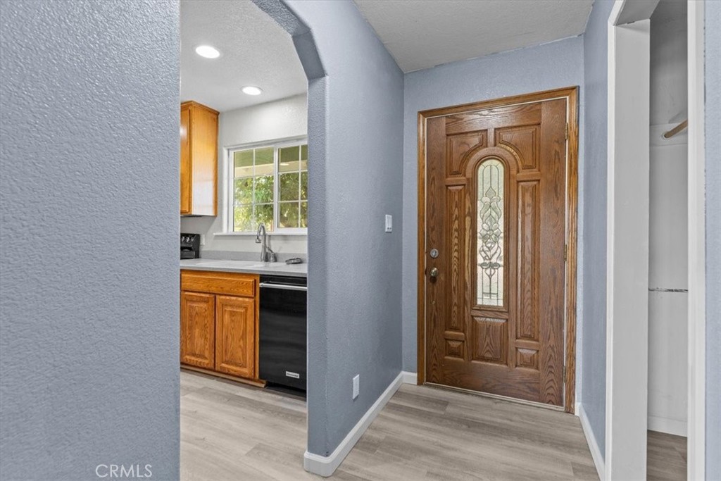 22132 Los Robles Way Property Photo 4