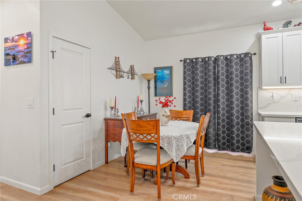 14106 Norwich Property Photo 8