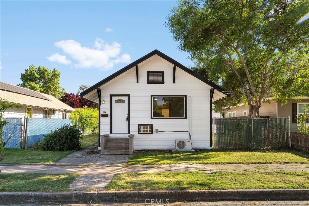 312 W Cedar Street Property Photo 1