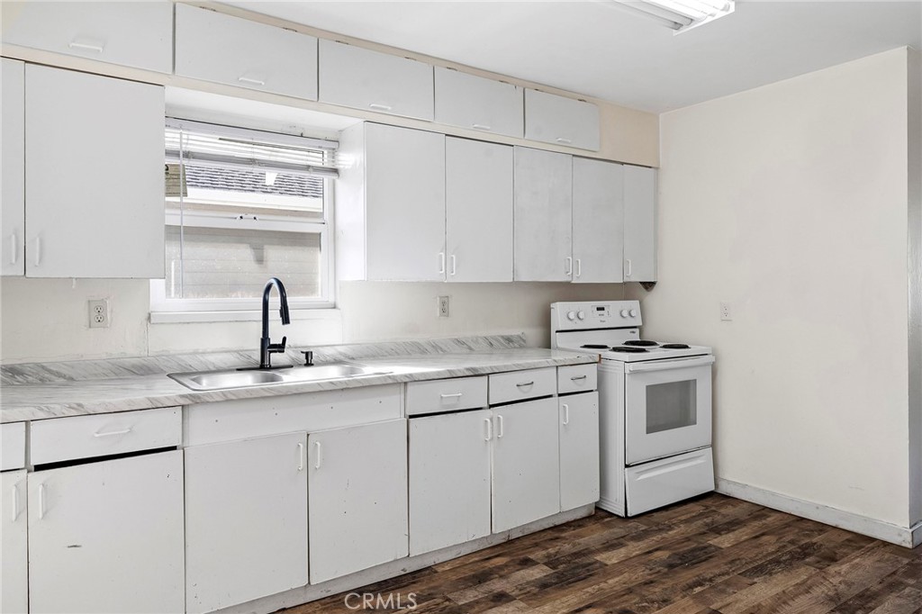 312 W Cedar Street Property Photo 6