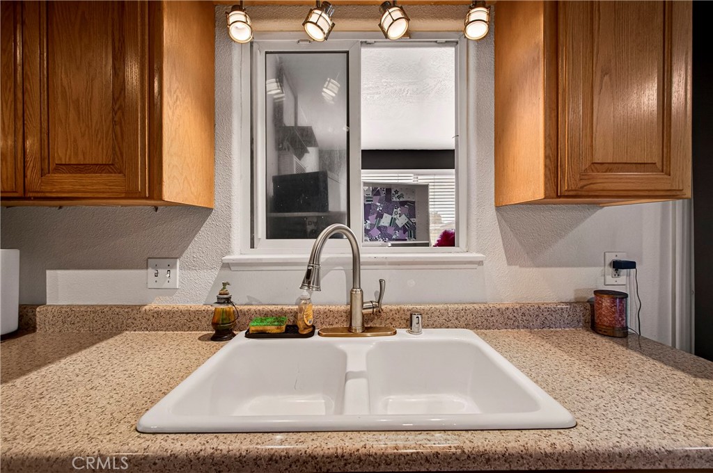 10038 Ahart Property Photo 13