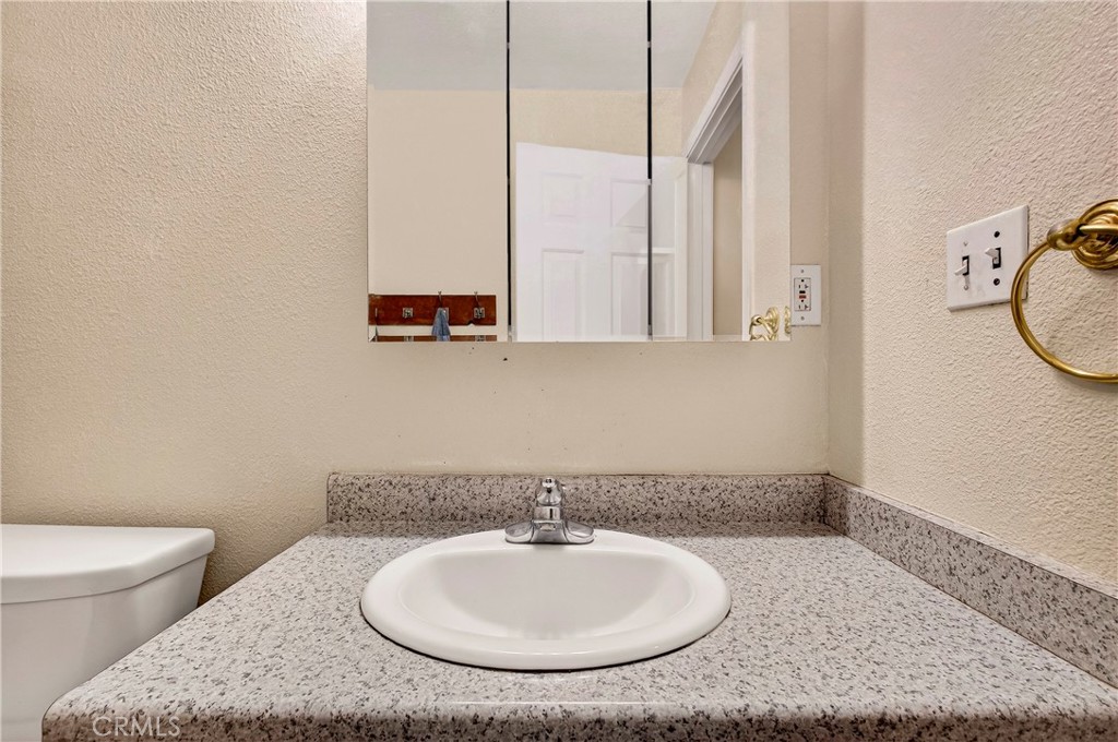 10038 Ahart Property Photo 32