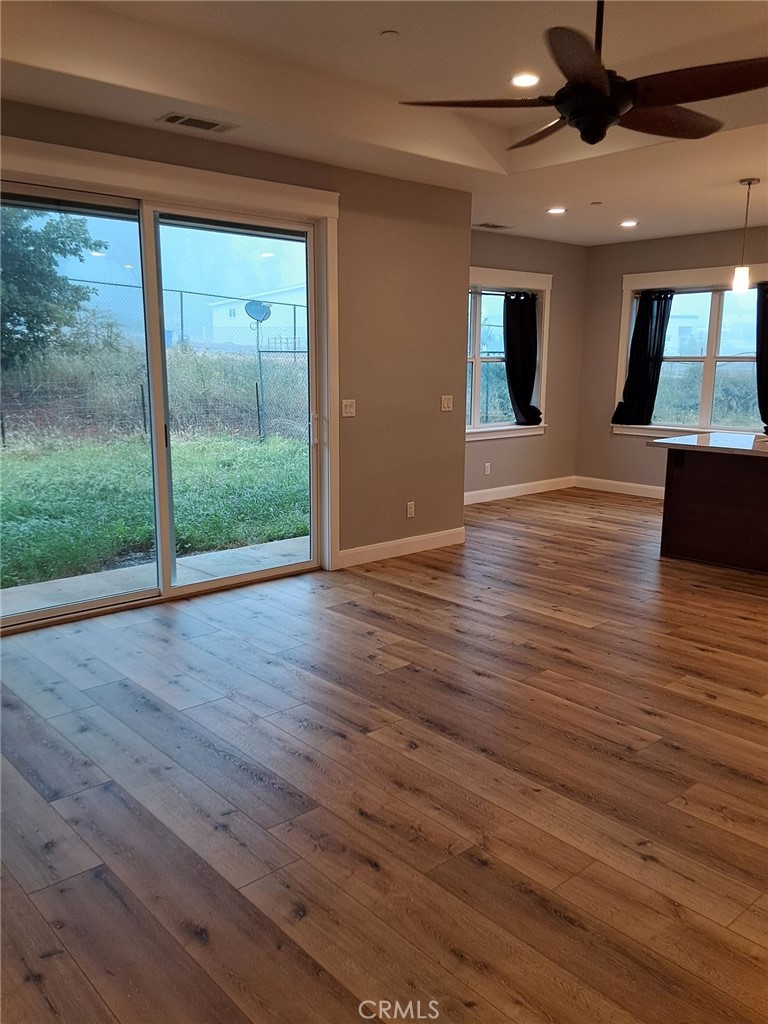 1457 Leafy Lane Property Photo 4