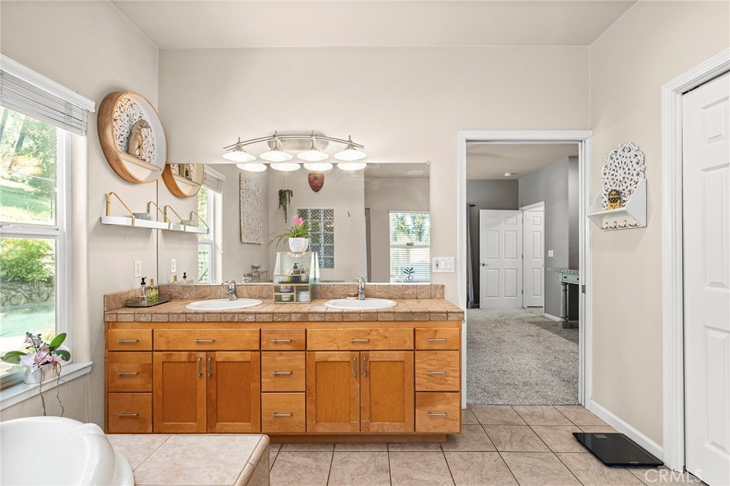 2262 Honey Run Road Property Photo 17