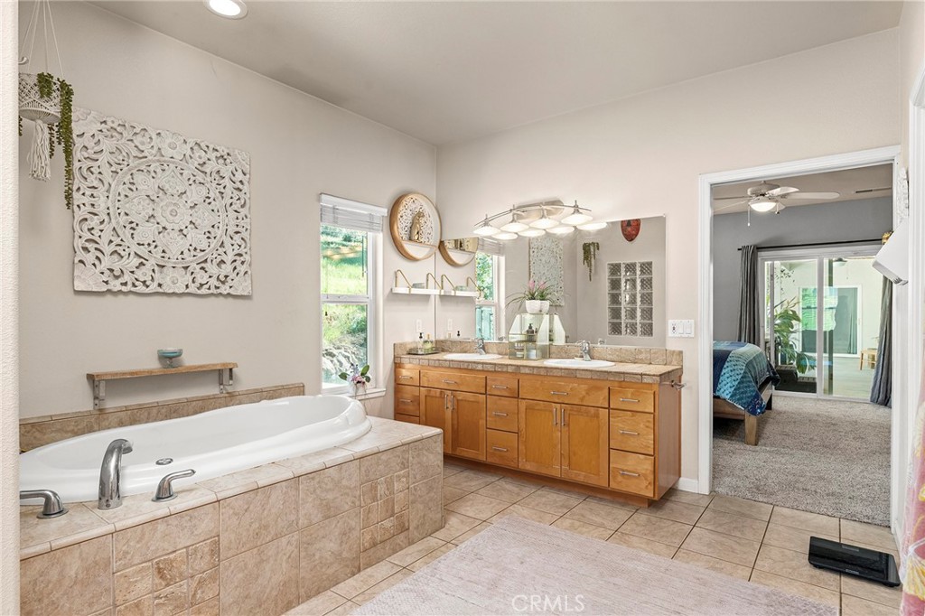 2262 Honey Run Road Property Photo 18