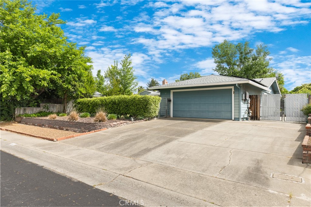 17 Tioga Way Property Photo 5
