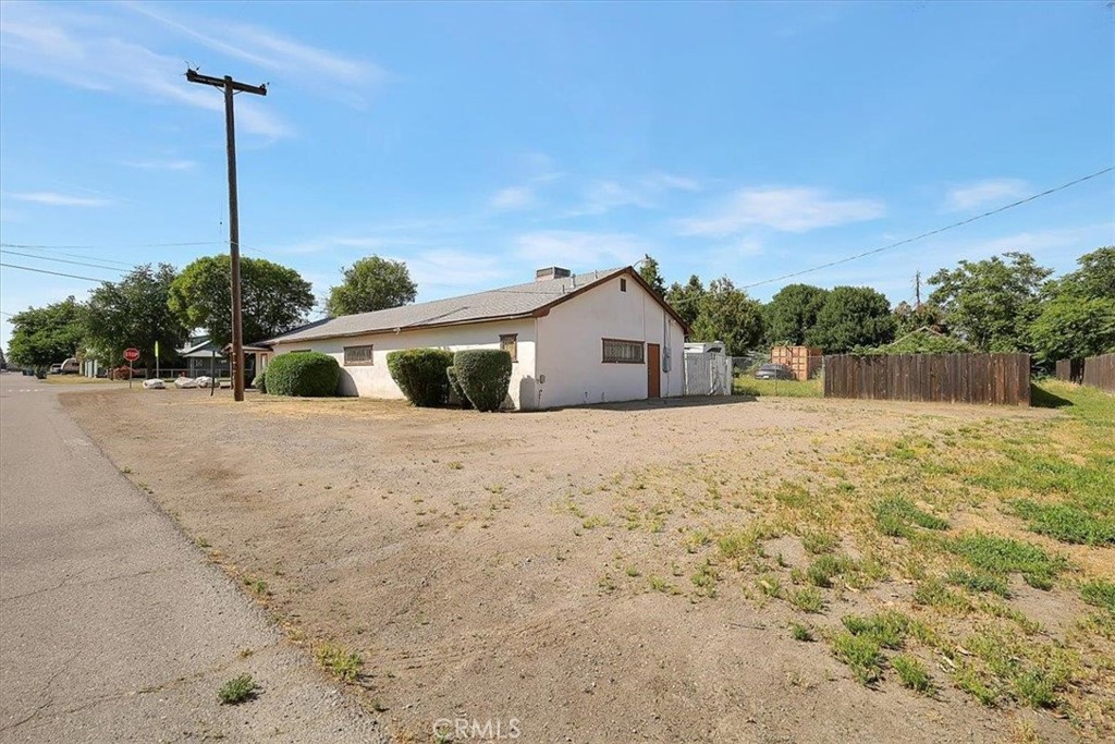 7393 Lyon Street Property Photo 5