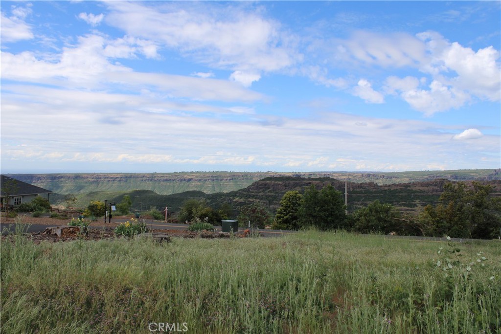 6096 Cliff Property Photo 3