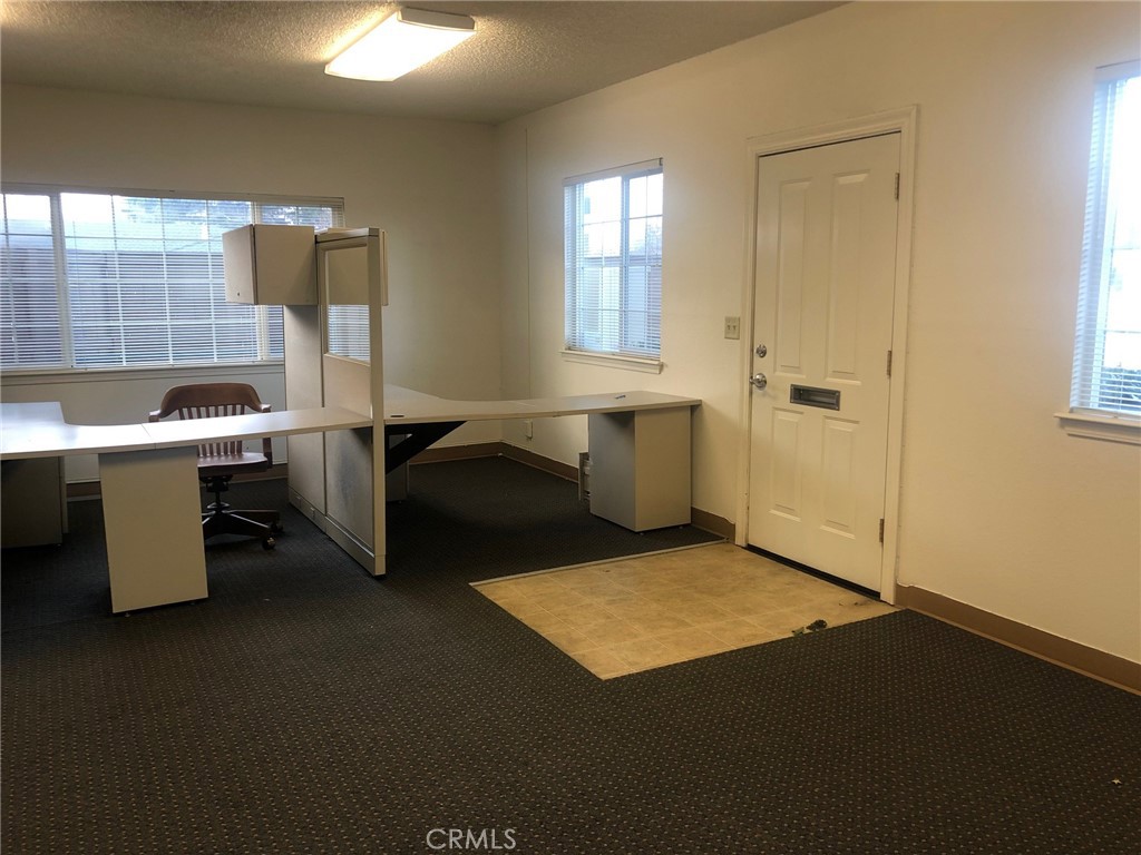 2233 Nord Avenue 2 Property Photo 2