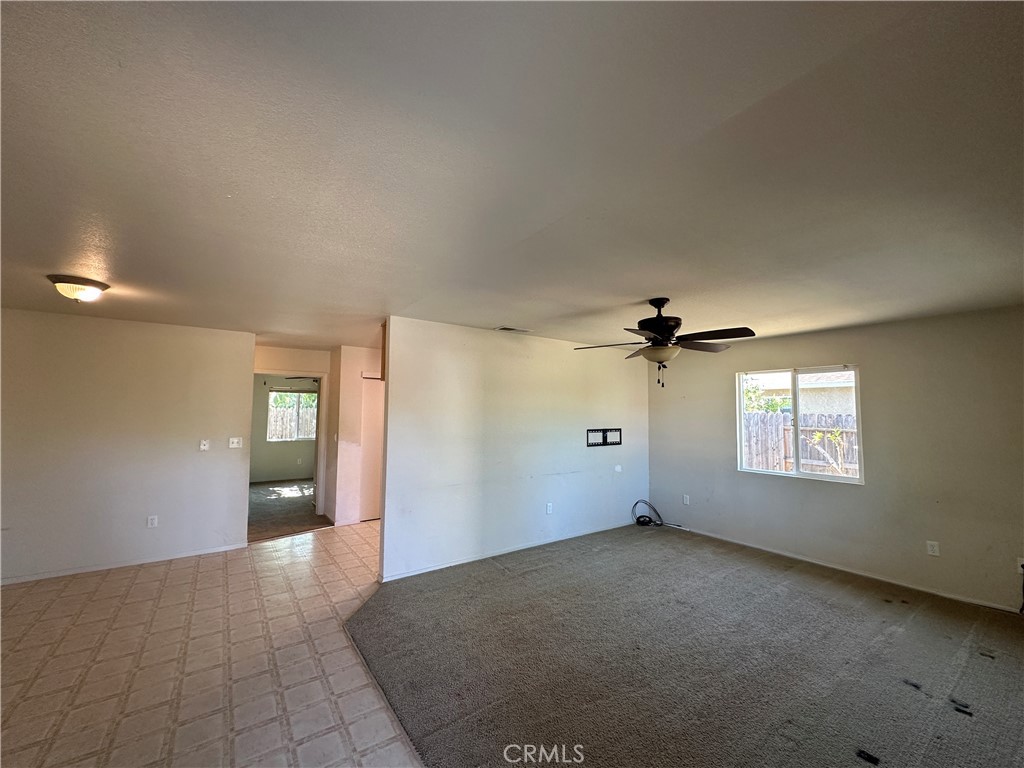 860 Applewood Property Photo 4
