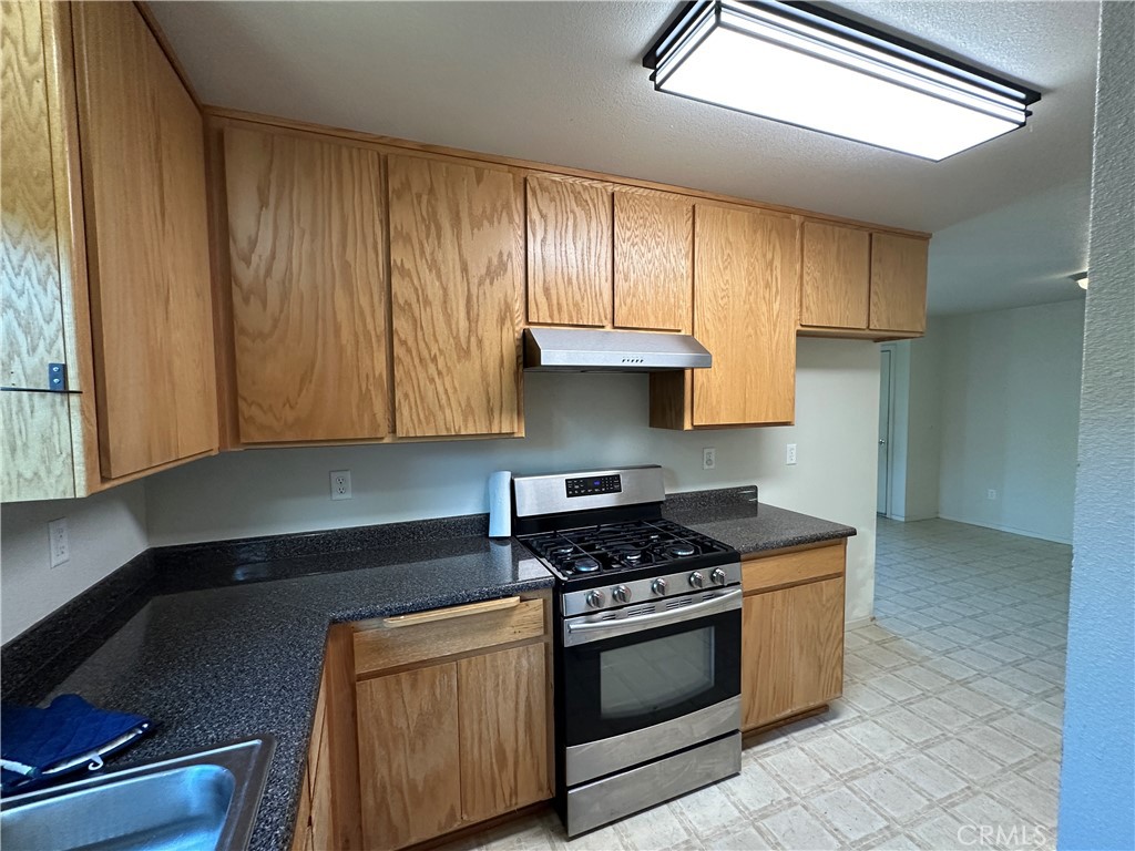 860 Applewood Property Photo 14