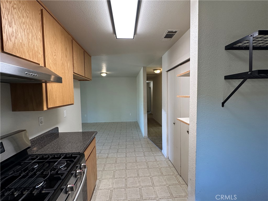 860 Applewood Property Photo 15