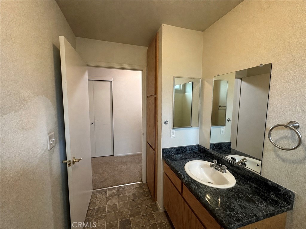 860 Applewood Property Photo 23