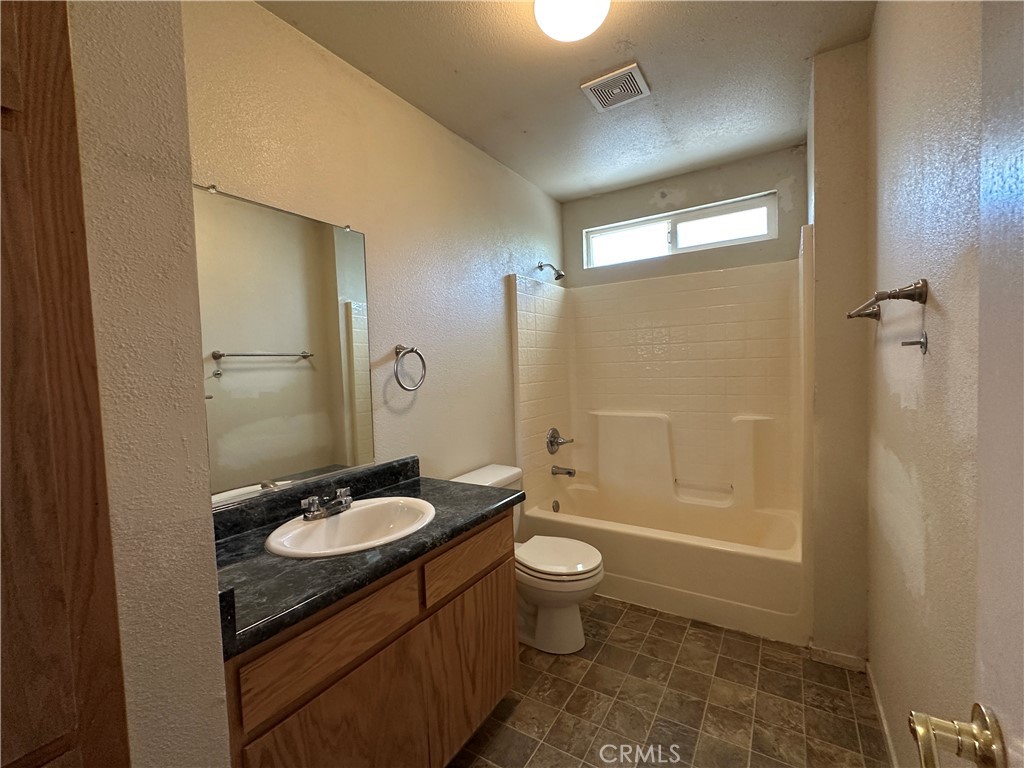 860 Applewood Property Photo 24