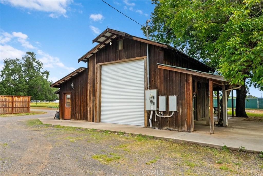 200 Speedway Property Photo 4