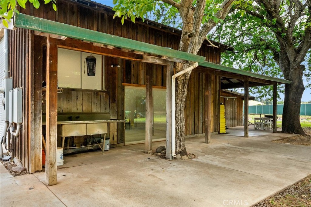 200 Speedway Property Photo 10
