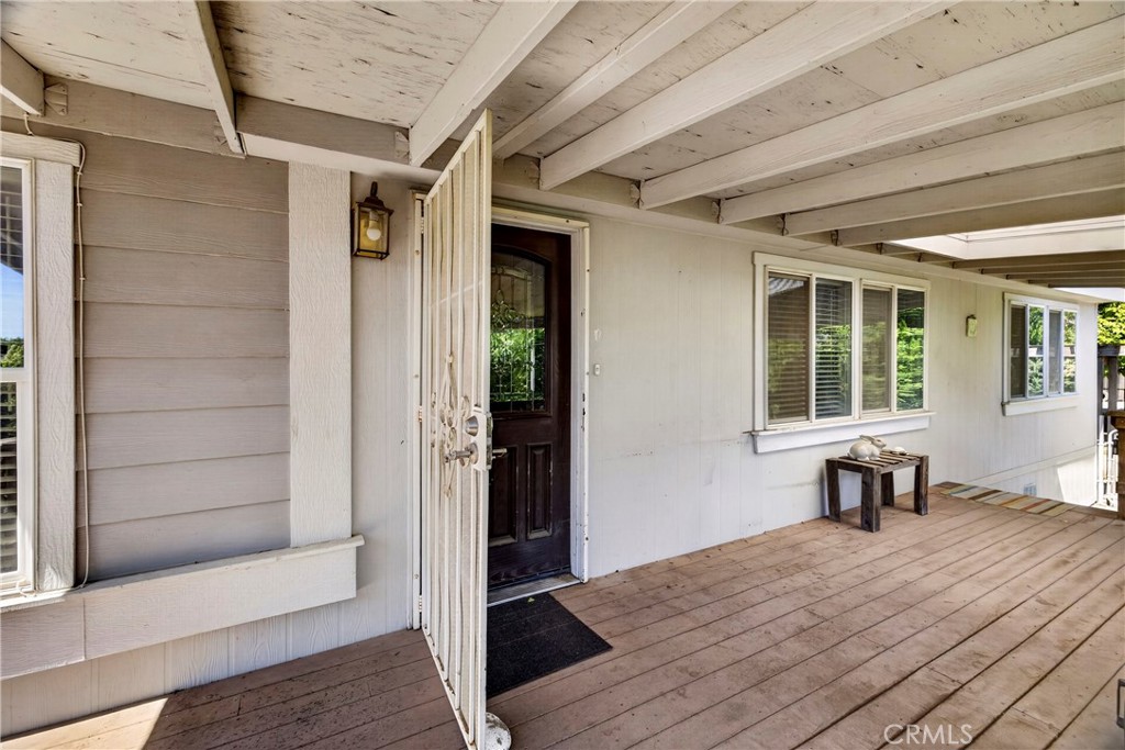 32 Sheldon Property Photo 8