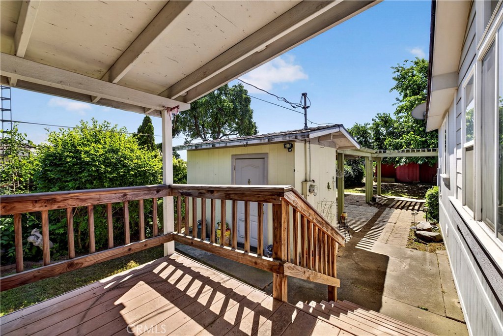 32 Sheldon Property Photo 9