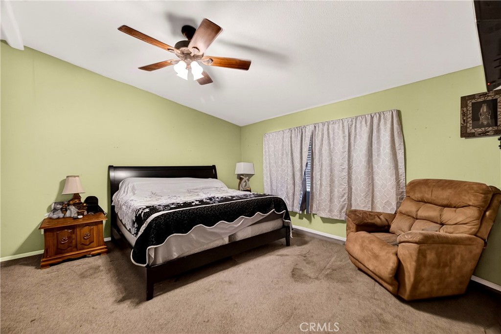 32 Sheldon Property Photo 25