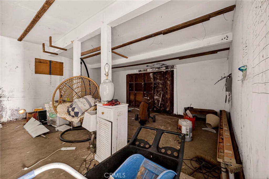 32 Sheldon Property Photo 47