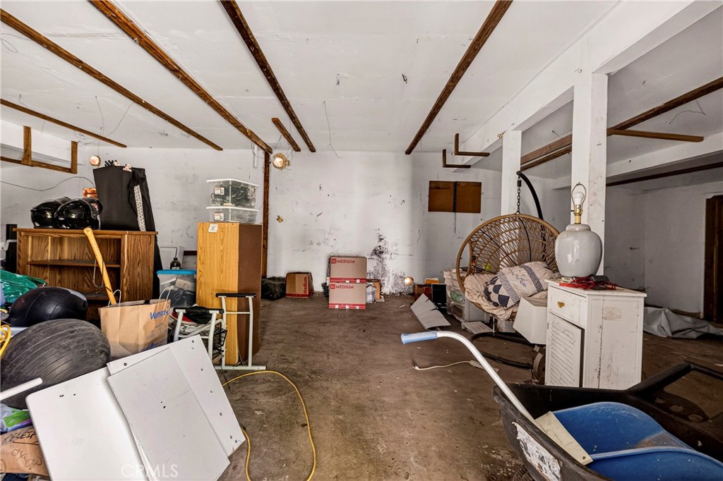 32 Sheldon Property Photo 49