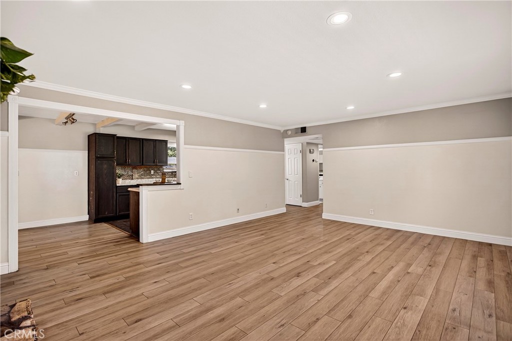 6 Mayfair Property Photo 15