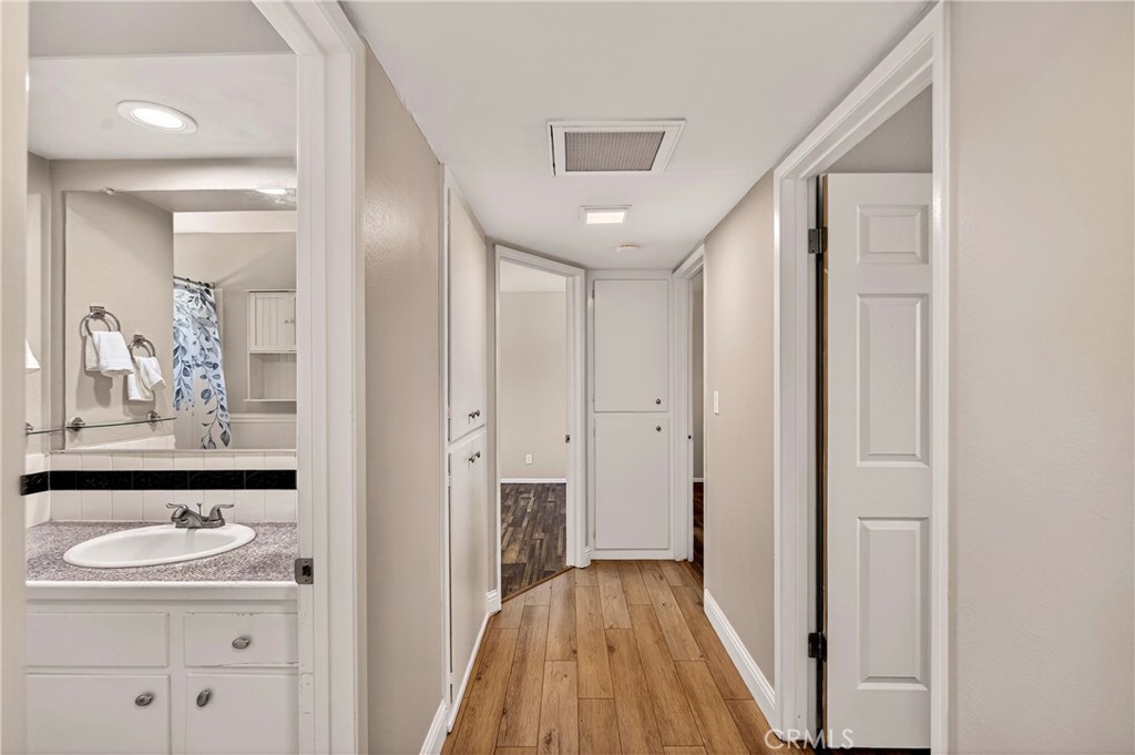 6 Mayfair Property Photo 25