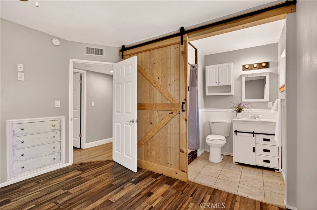 6 Mayfair Property Photo 29