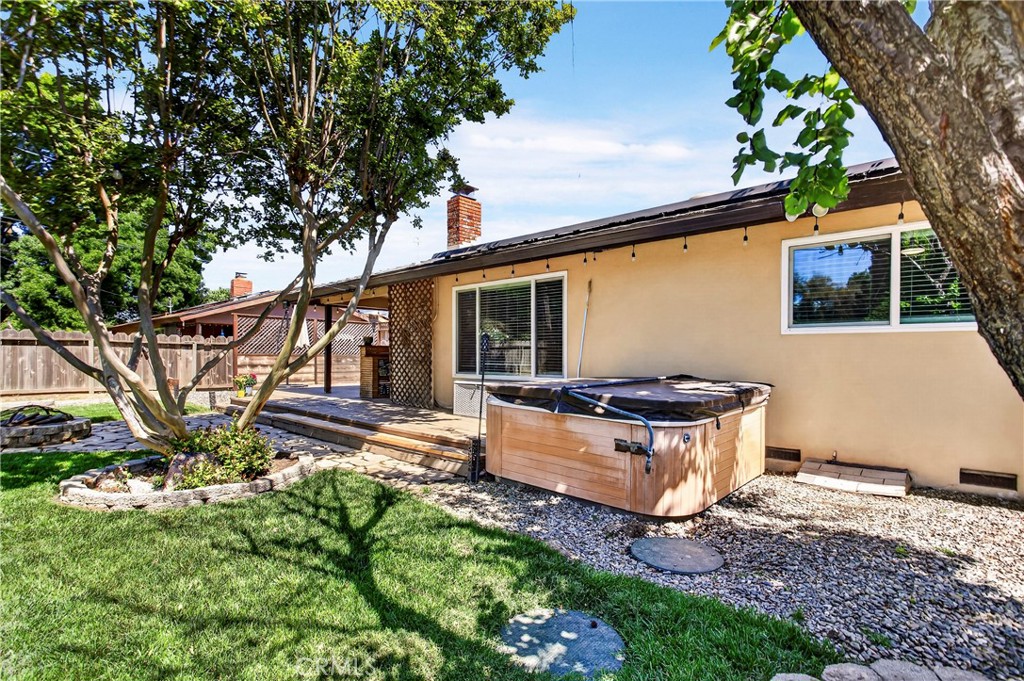 6 Mayfair Property Photo 39