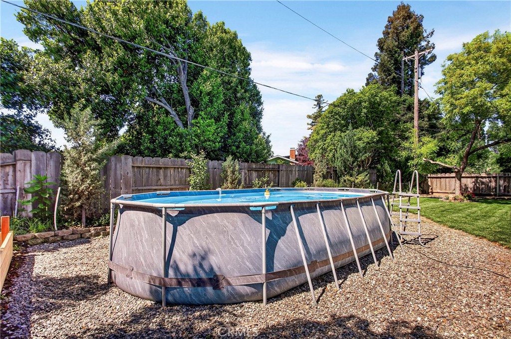 6 Mayfair Property Photo 45